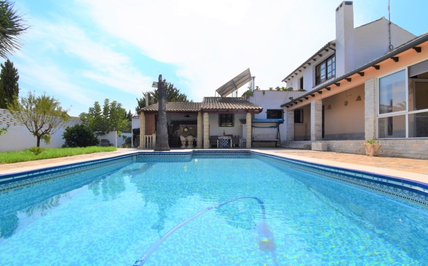 Resale - Villa -
Orihuela Costa - Villamartin