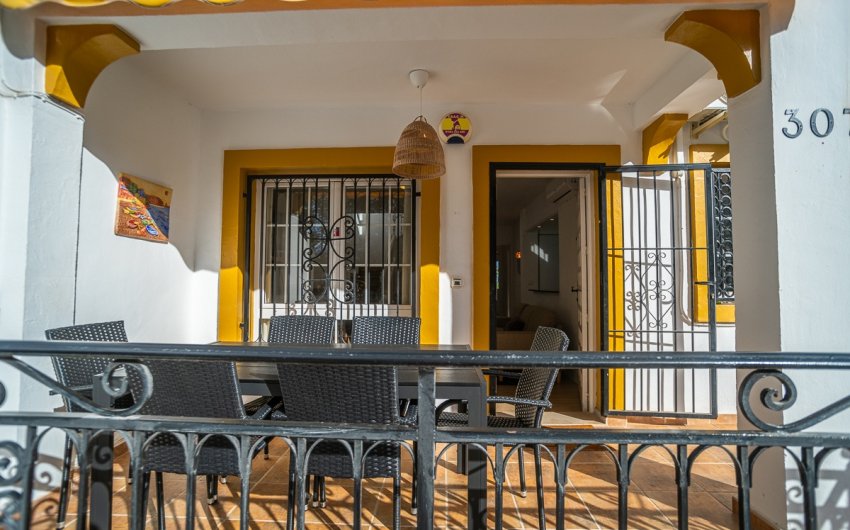 Resale - Villa -
Orihuela Costa - Villamartín