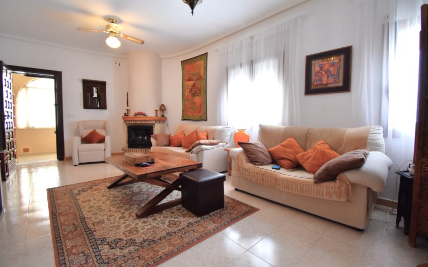 Resale - Villa -
Orihuela Costa - Villamartín