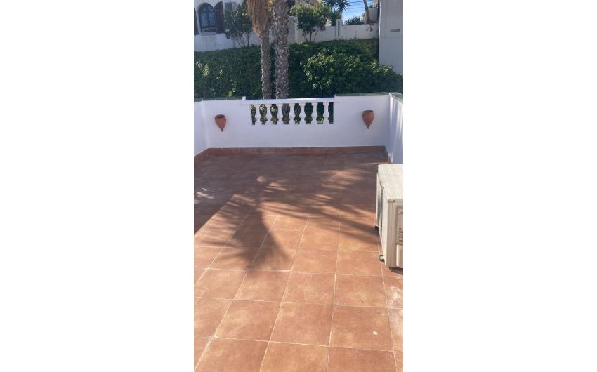 Resale - Villa -
Orihuela Costa - Villamartín