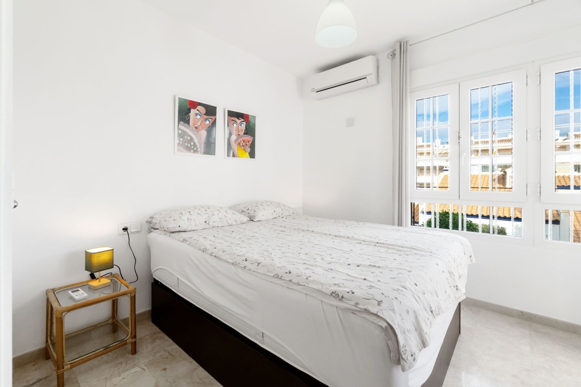 Resale - Villa -
Orihuela Costa - Villamartín