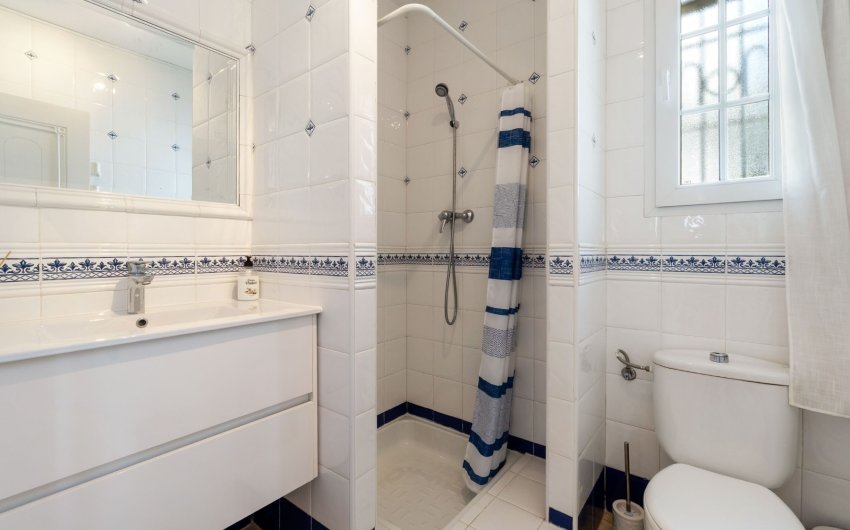 Resale - Villa -
Orihuela Costa - Villamartín