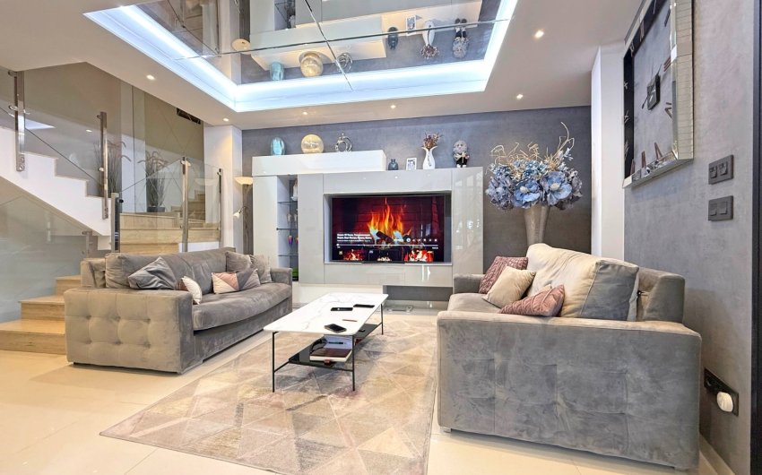 Resale - Villa -
Orihuela Costa - Villamartín