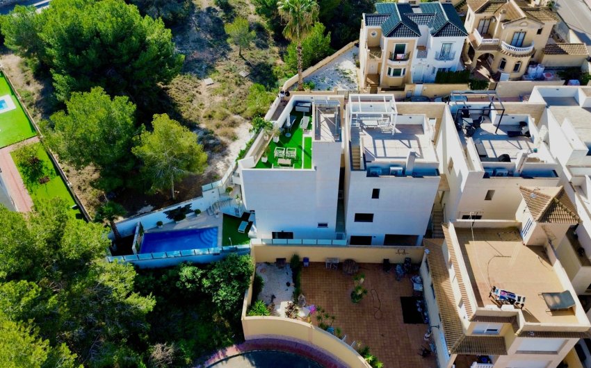 Resale - Villa -
Orihuela Costa - Villamartín