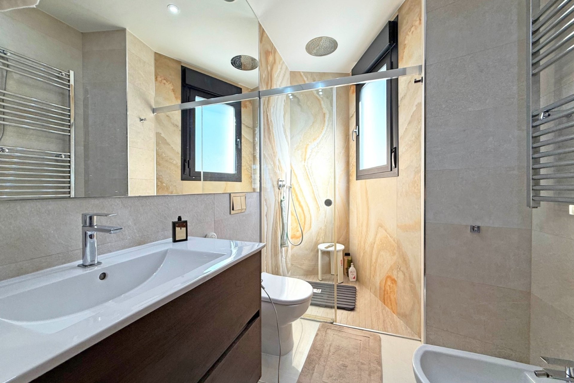 Resale - Villa -
Orihuela Costa - Villamartín