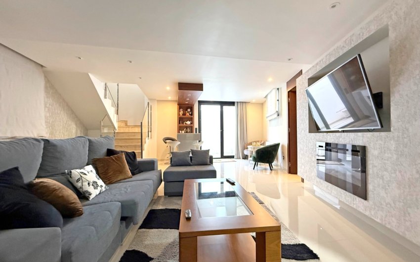 Resale - Villa -
Orihuela Costa - Villamartín