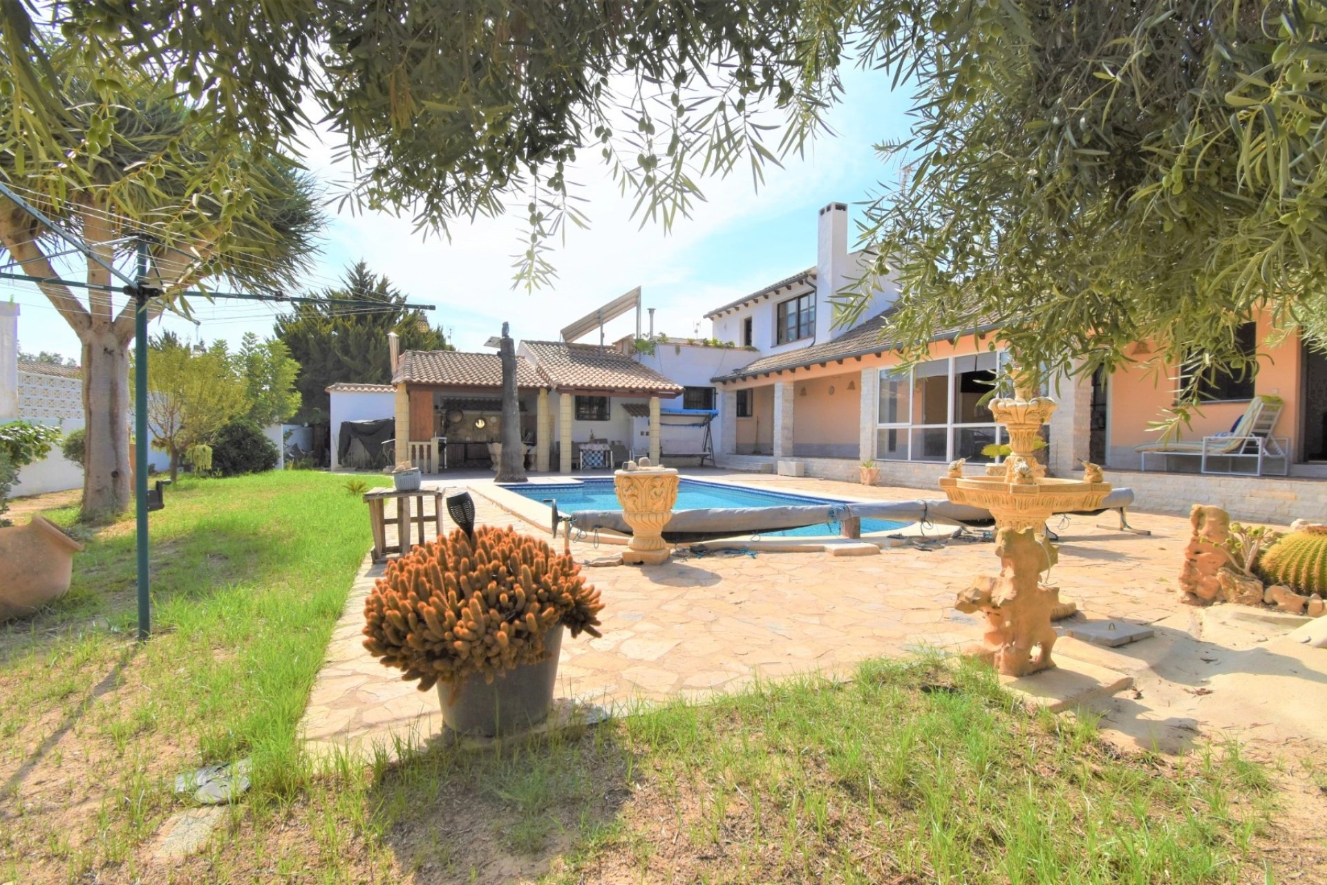 Resale - Villa -
Orihuela Costa - Villamartín