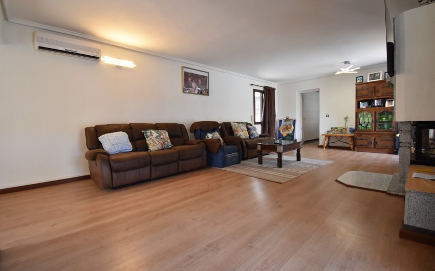 Resale - Villa -
Orihuela Costa - Villamartín