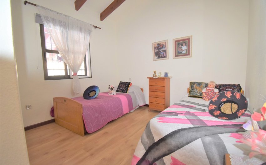 Resale - Villa -
Orihuela Costa - Villamartín