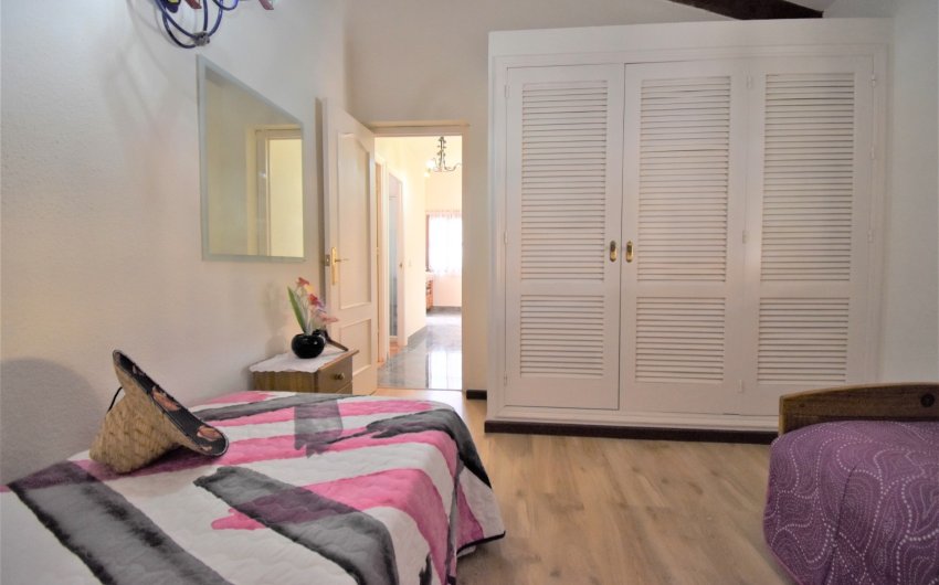 Resale - Villa -
Orihuela Costa - Villamartín