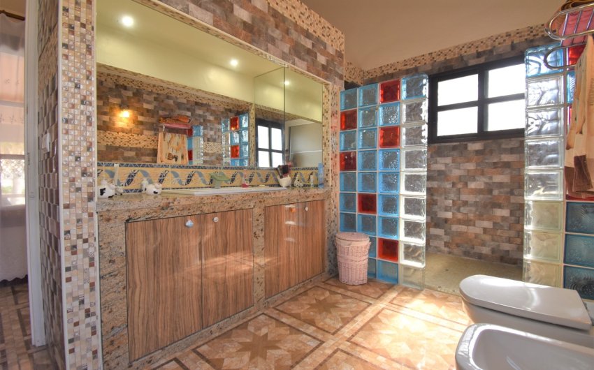 Resale - Villa -
Orihuela Costa - Villamartín