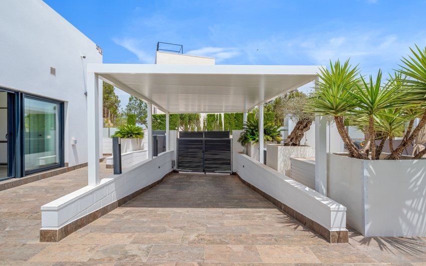 Resale - Villa -
Orihuela Costa - Villamartín