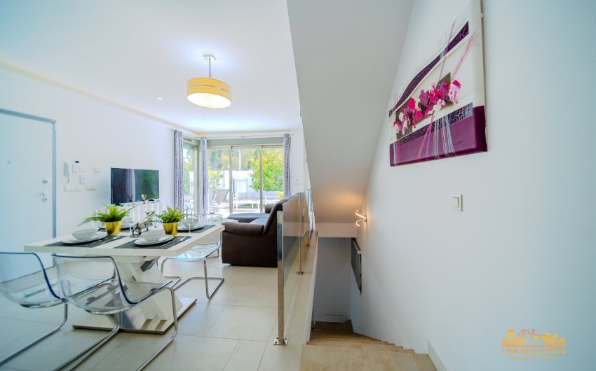 Resale - Villa -
Orihuela Costa - Villamartín