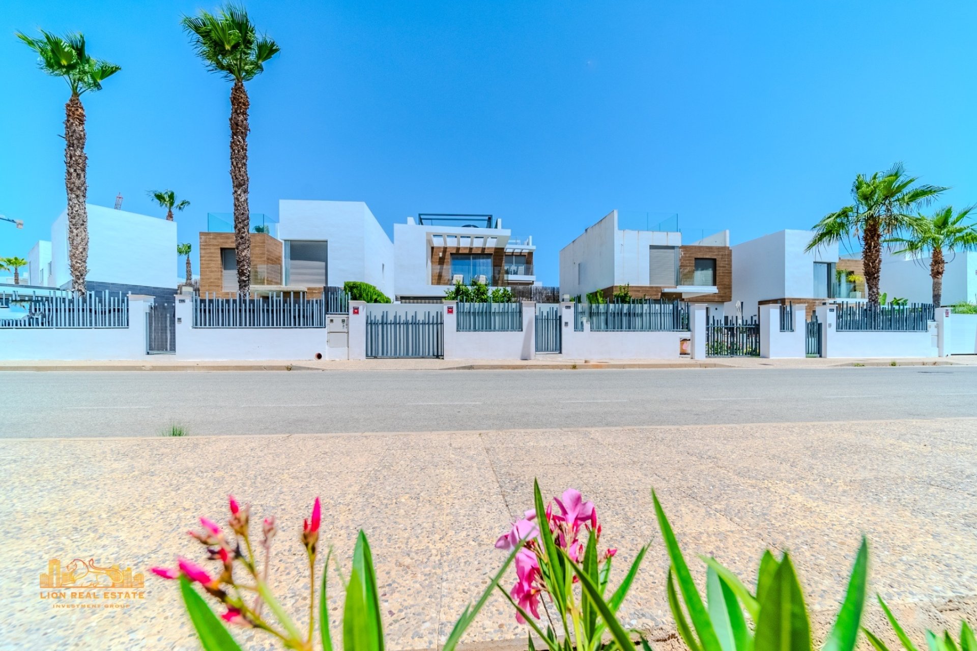 Resale - Villa -
Orihuela Costa - Villamartín
