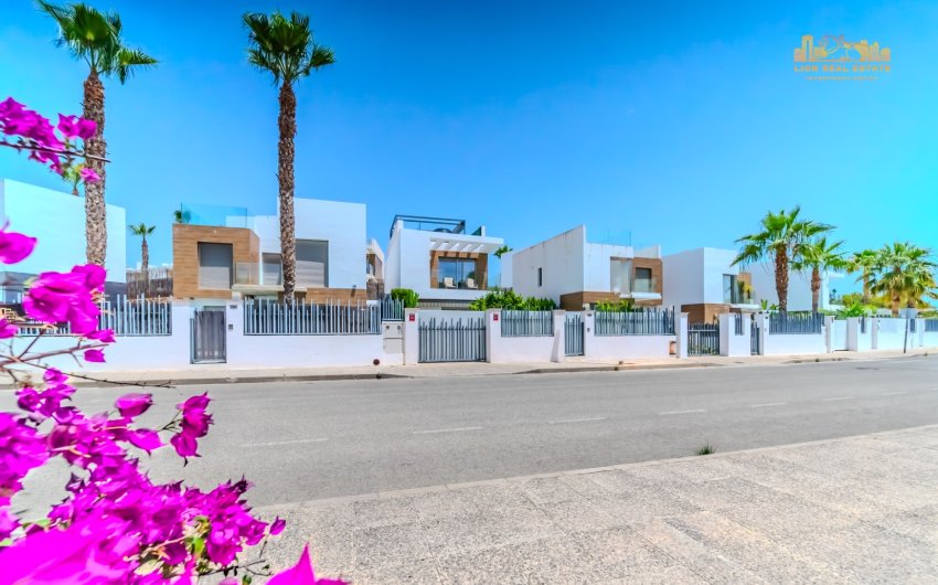 Resale - Villa -
Orihuela Costa - Villamartín