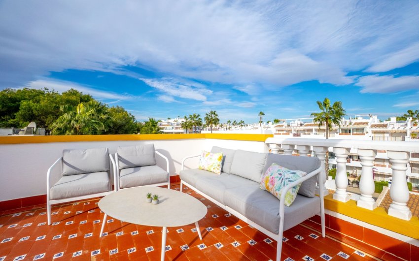 Resale - Villa -
Orihuela Costa - Villamartín