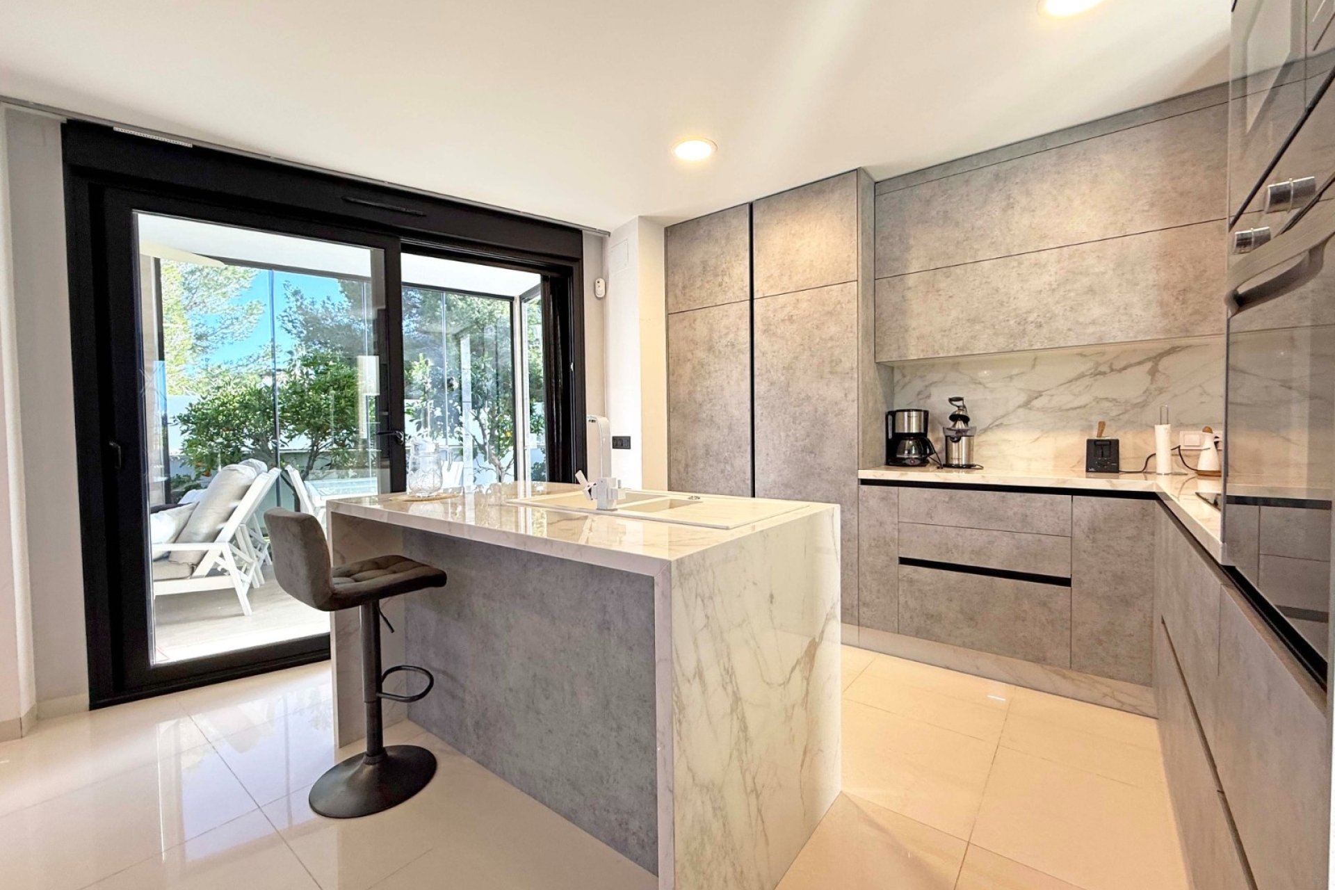 Resale - Villa -
Orihuela Costa - Villamartín