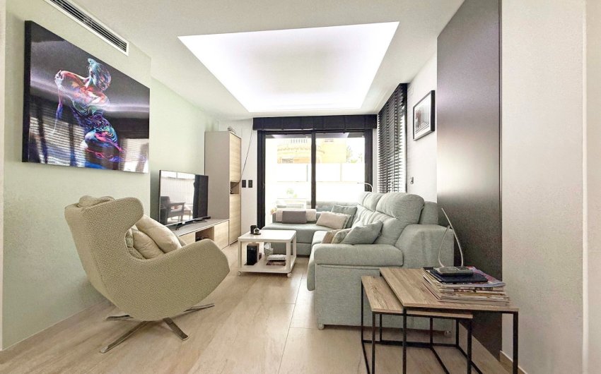 Resale - Villa -
Orihuela Costa - Villamartín