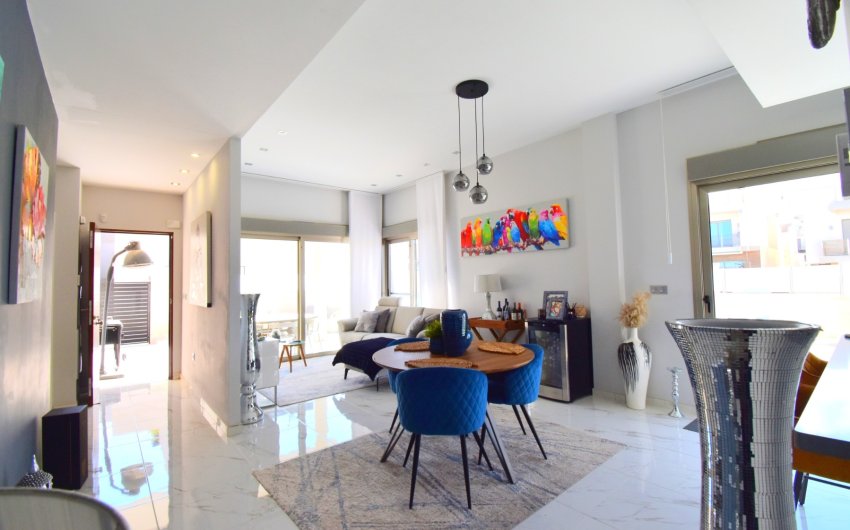 Resale - Villa -
Orihuela Costa - Villamartín