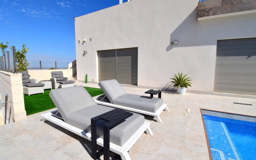 Resale - Villa -
Orihuela Costa - Villamartín