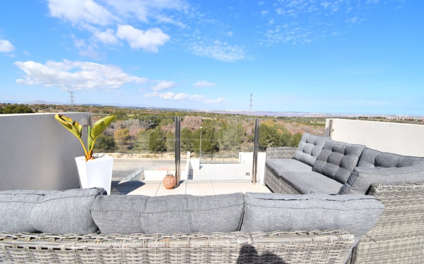 Resale - Villa -
Orihuela Costa - Villamartín