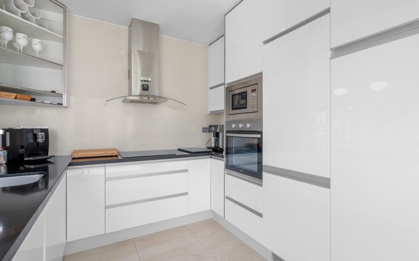 Resale - Villa -
Orihuela Costa - Villamartín