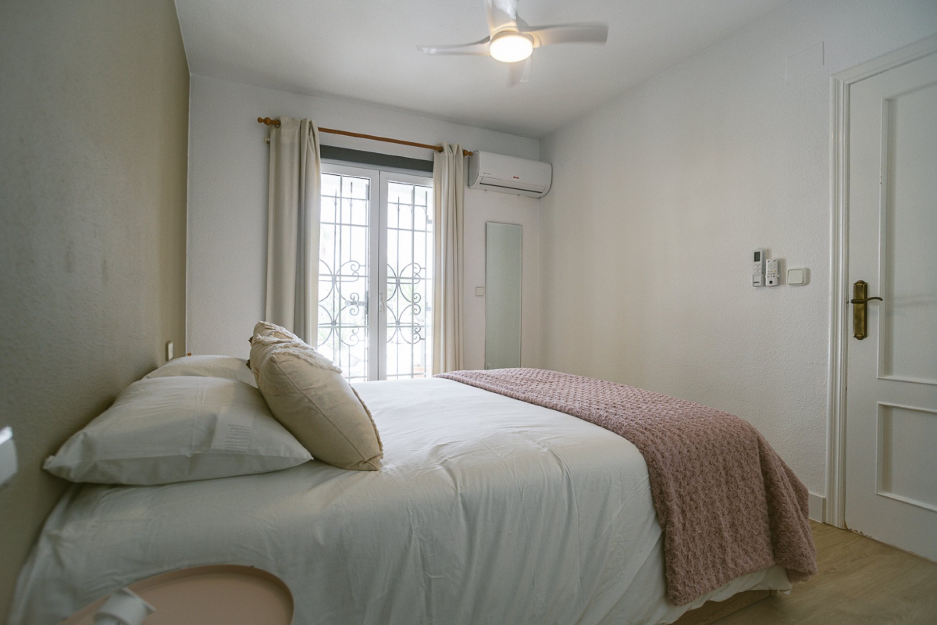 Resale - Villa -
Orihuela Costa - Villamartín