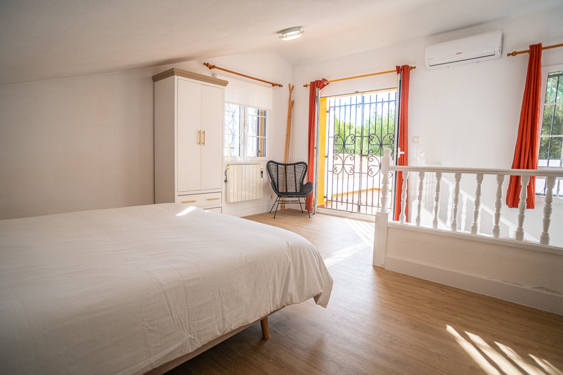 Resale - Villa -
Orihuela Costa - Villamartín