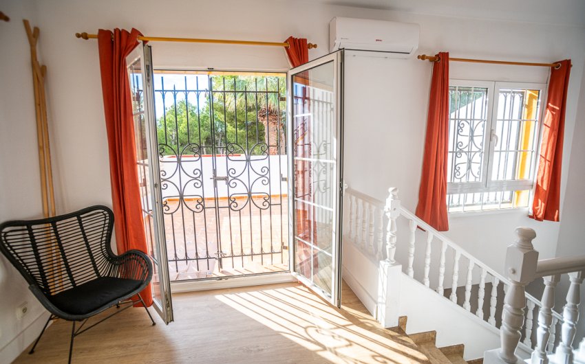 Resale - Villa -
Orihuela Costa - Villamartín