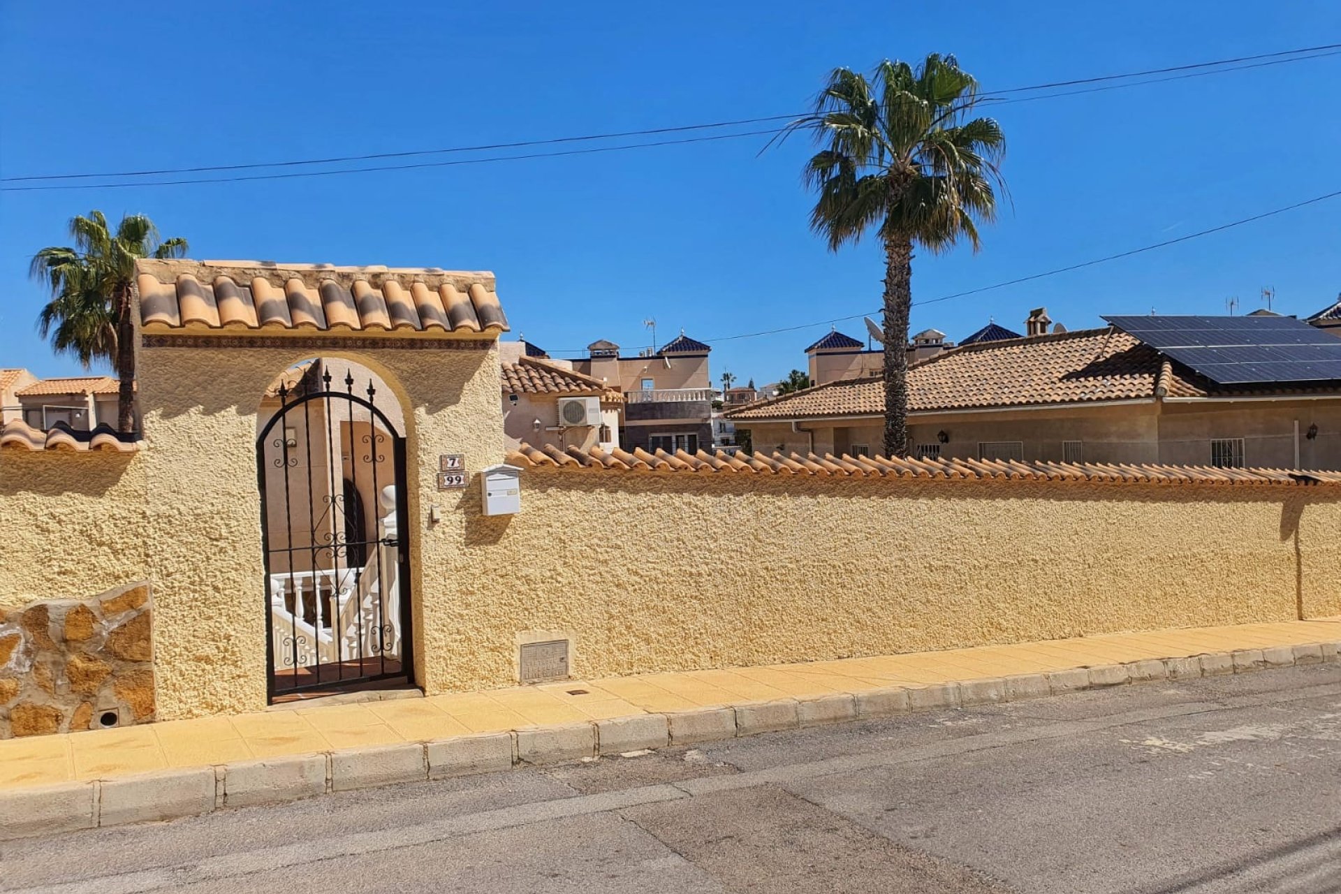 Resale - Villa -
Orihuela Costa - Villamartin