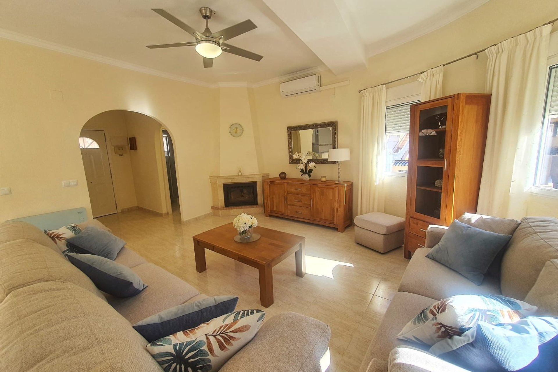 Resale - Villa -
Orihuela Costa - Villamartin