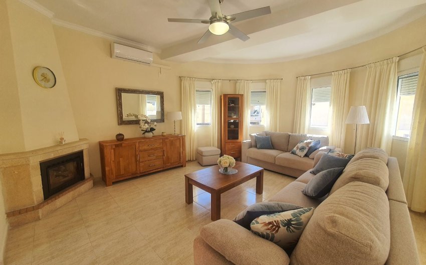 Resale - Villa -
Orihuela Costa - Villamartin