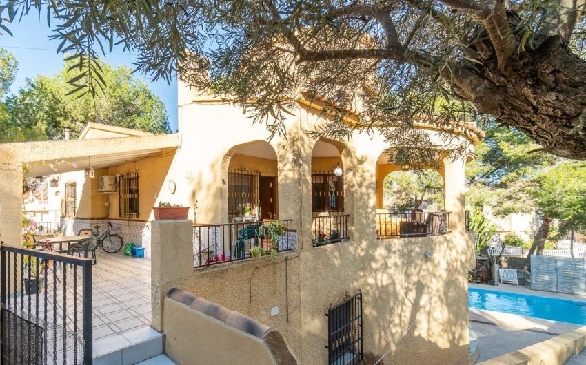 Resale - Villa -
Orihuela Costa - Villamartín