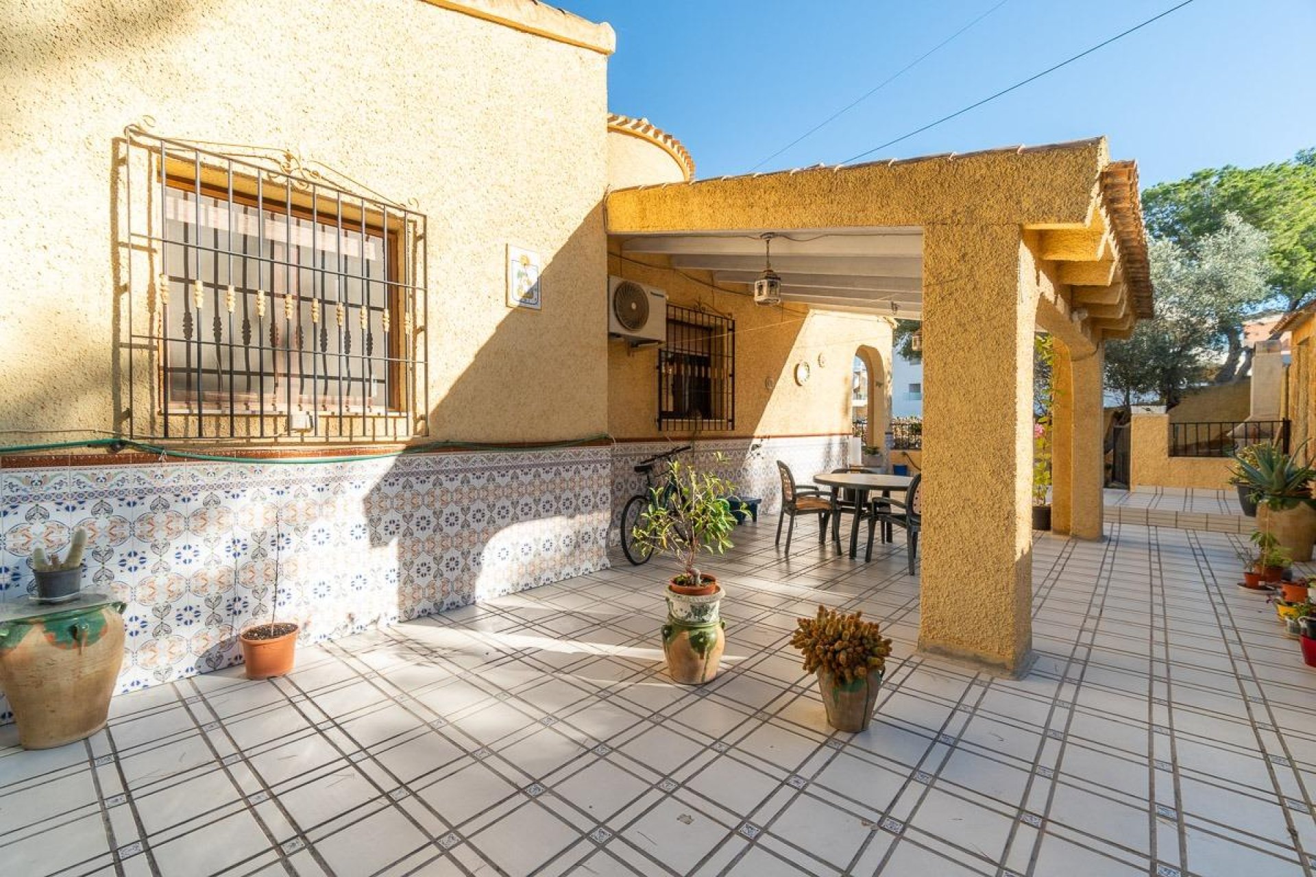 Resale - Villa -
Orihuela Costa - Villamartín