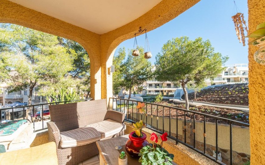 Resale - Villa -
Orihuela Costa - Villamartín