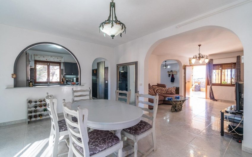 Resale - Villa -
Orihuela Costa - Villamartín