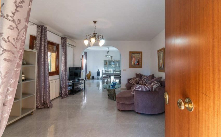 Resale - Villa -
Orihuela Costa - Villamartín