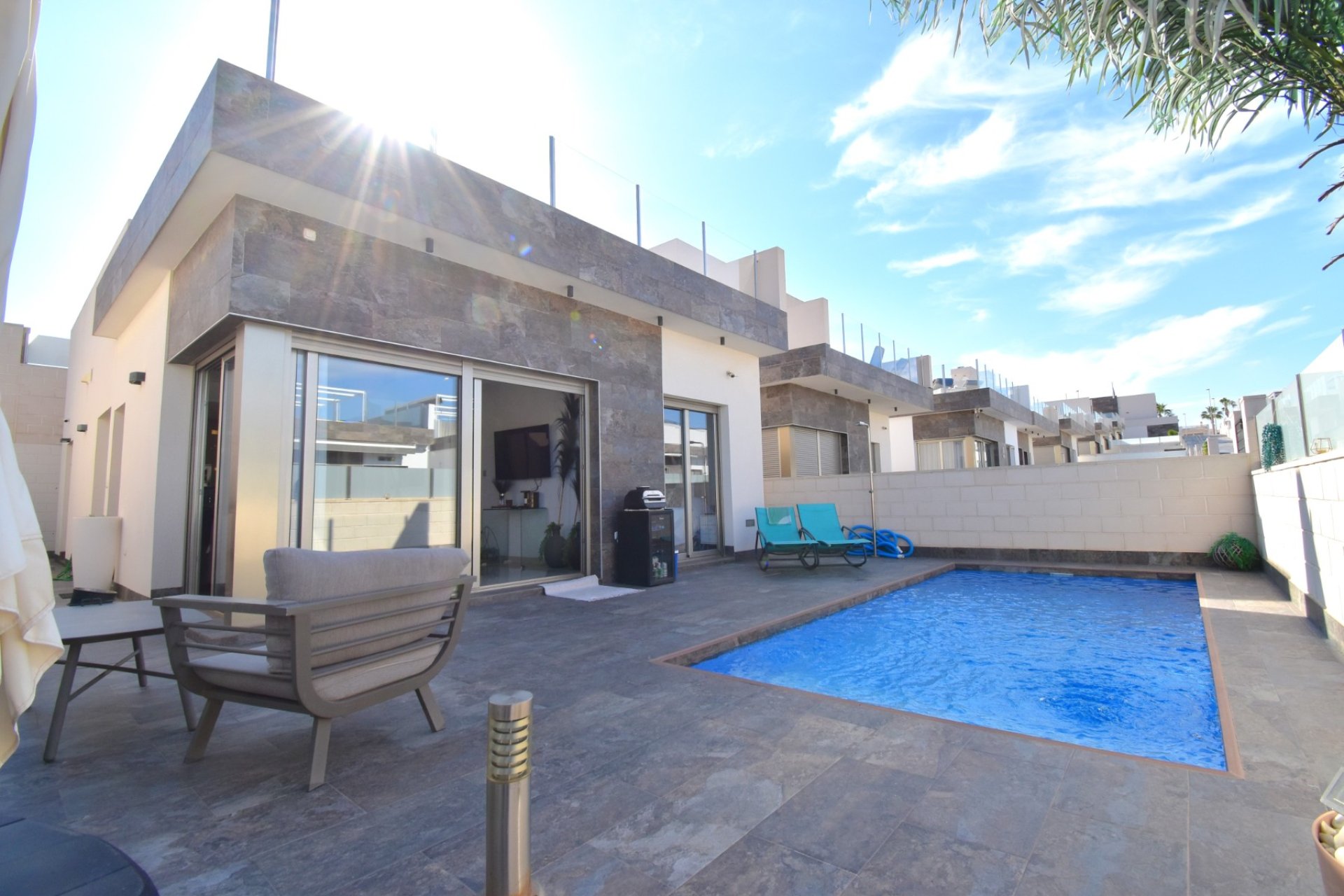 Resale - Villa -
Orihuela Costa - Villamartín