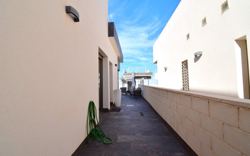 Resale - Villa -
Orihuela Costa - Villamartín