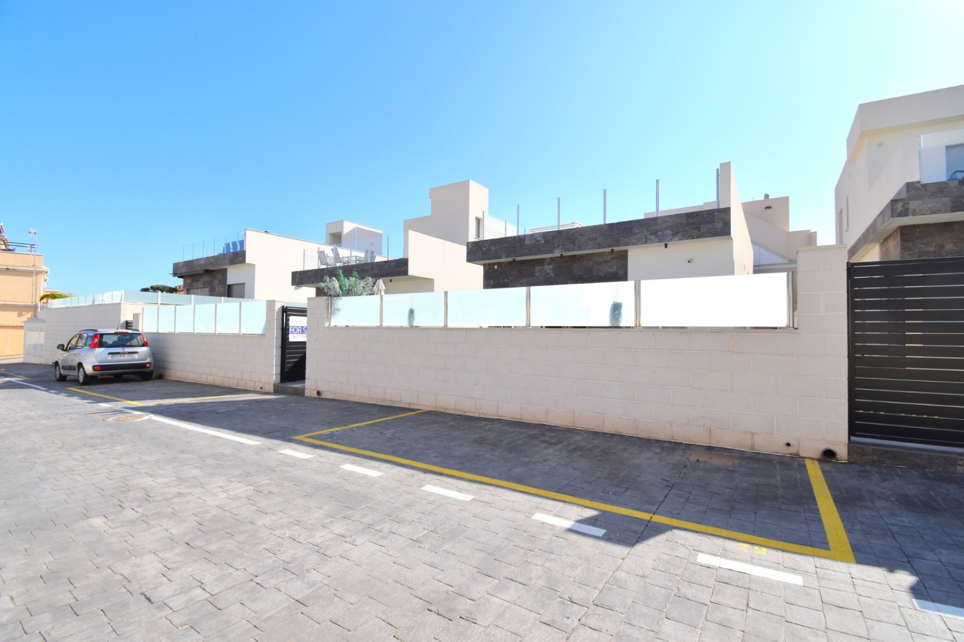 Resale - Villa -
Orihuela Costa - Villamartín