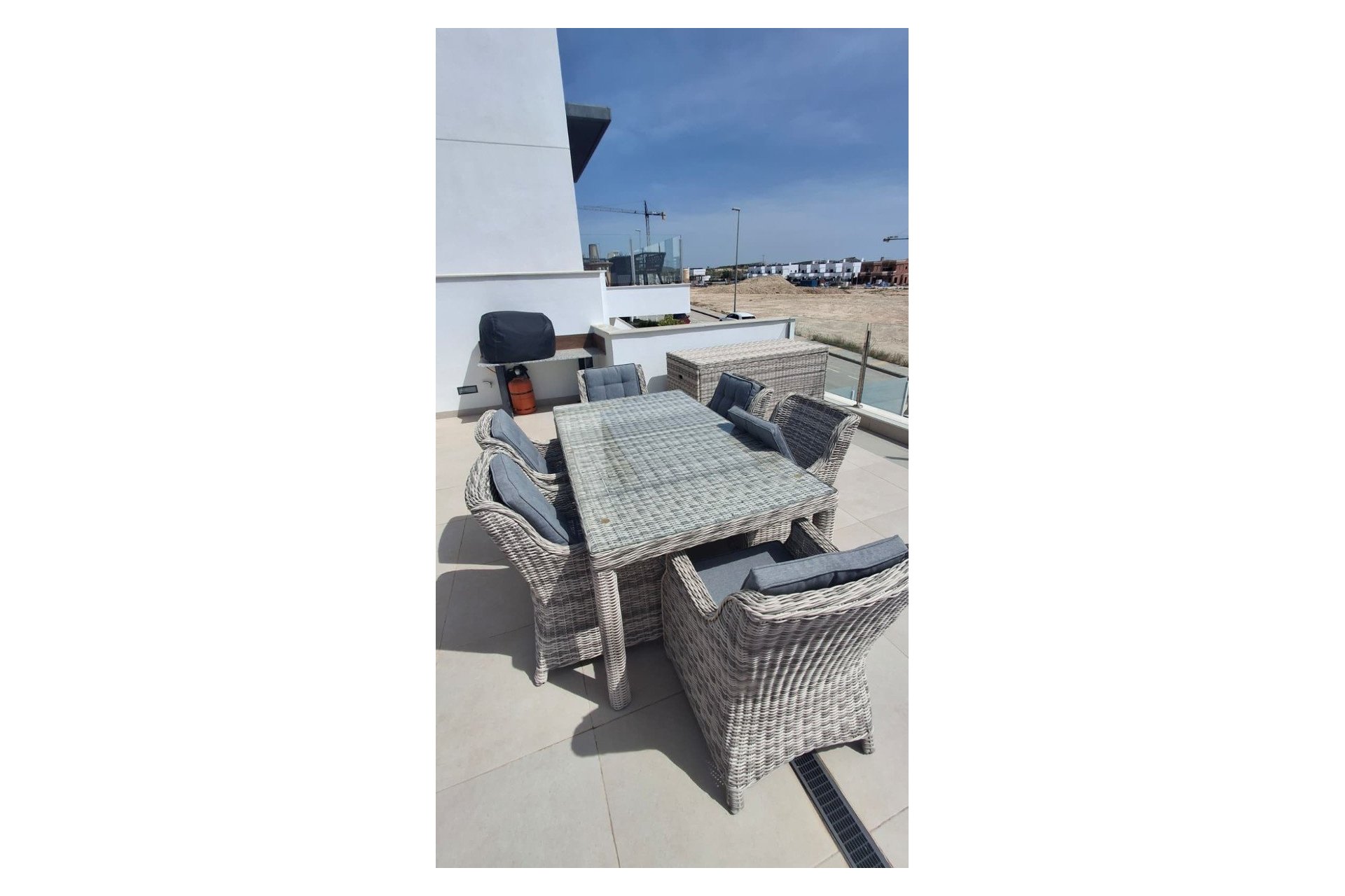 Resale - Villa -
Orihuela - Entre Naranjos Vistabella Golf