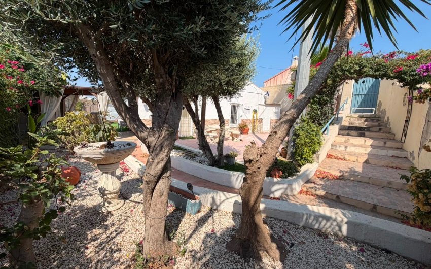 Resale - Villa -
Orihuela - Inland
