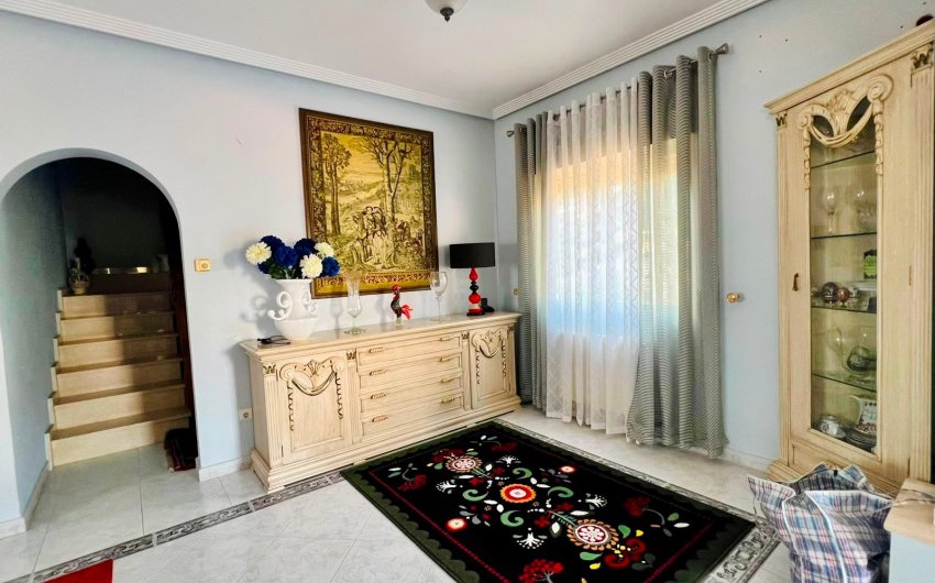 Resale - Villa -
Orihuela - Inland