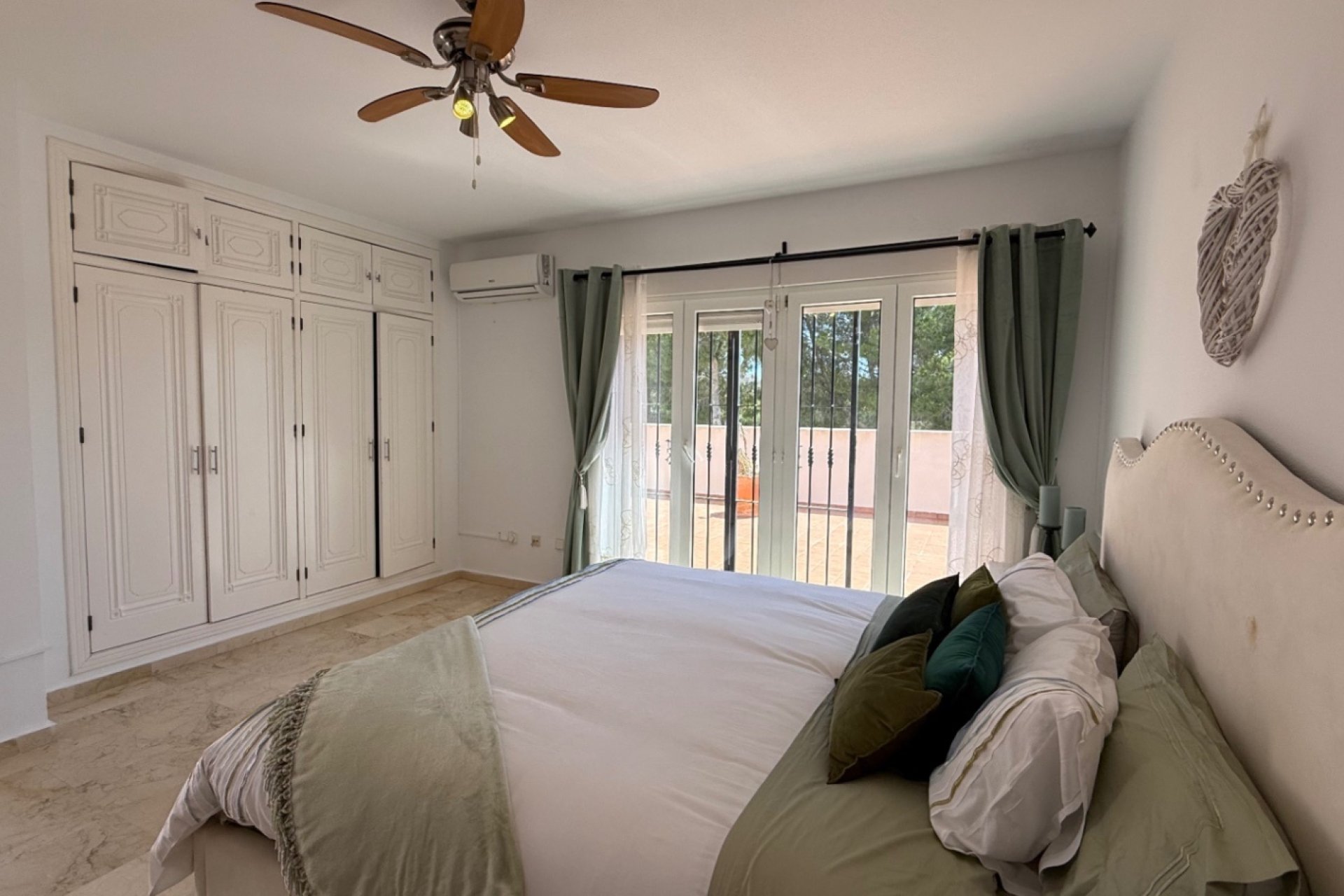 Resale - Villa -
Orihuela - Inland