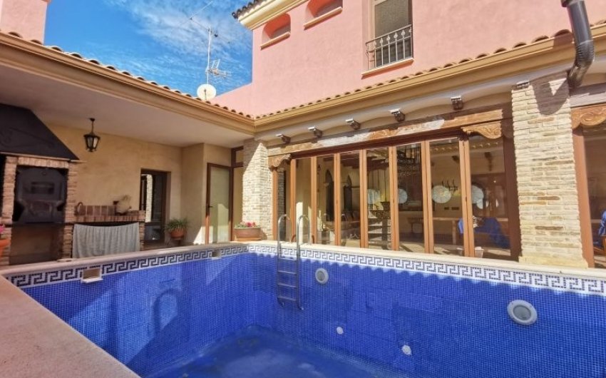 Resale - Villa -
Orihuela - Inland