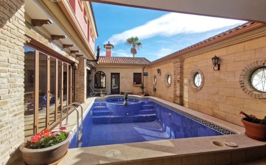 Resale - Villa -
Orihuela - Inland