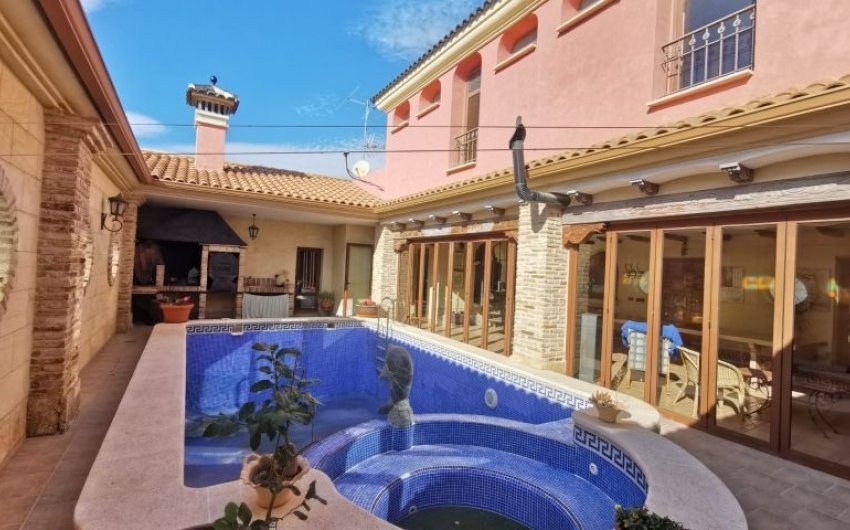 Resale - Villa -
Orihuela - Inland