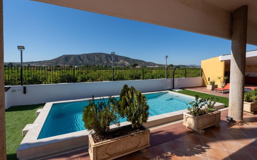 Resale - Villa -
Orihuela - Inland
