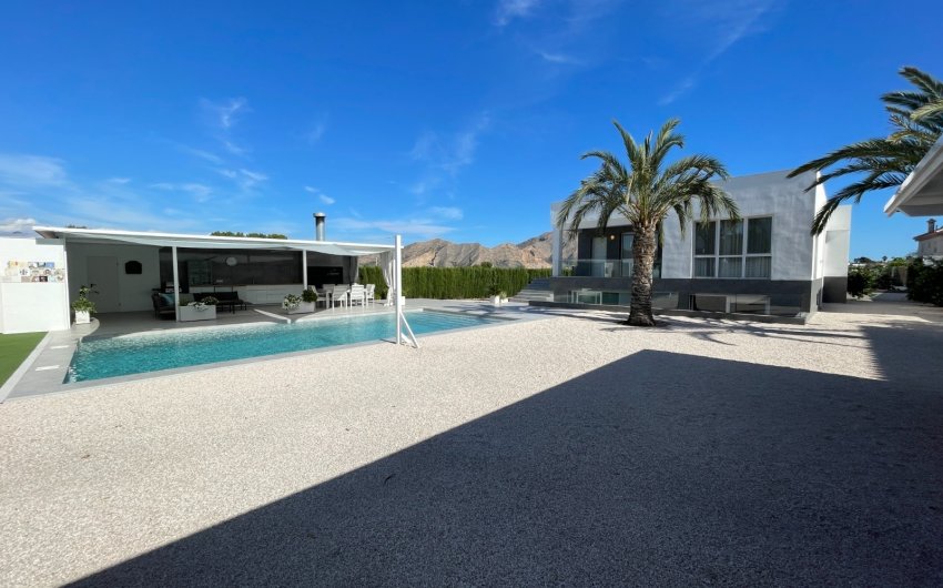 Resale - Villa -
Orihuela - Inland