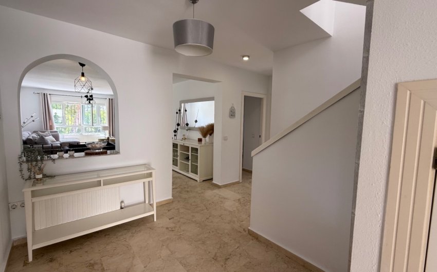 Resale - Villa -
Orihuela - Inland